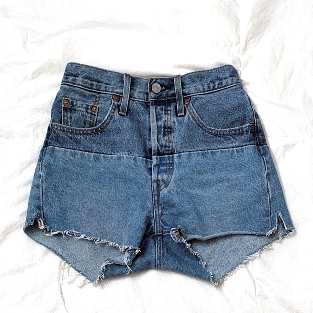 Levi’s 501 short, high wasted light dip